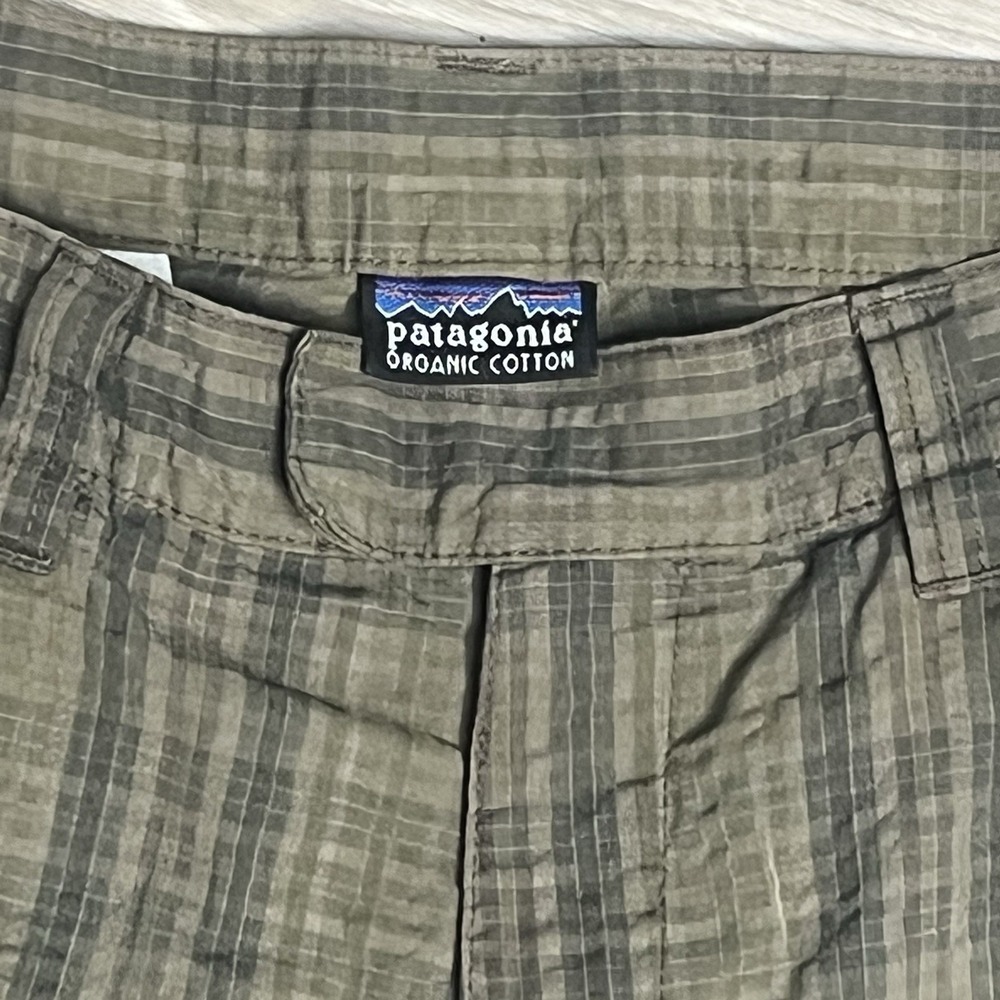 Patagonia Shorts Mens 31 Pocket Casual Outdoor Hiking Comfort Polyester Green - Picture 2 of 7